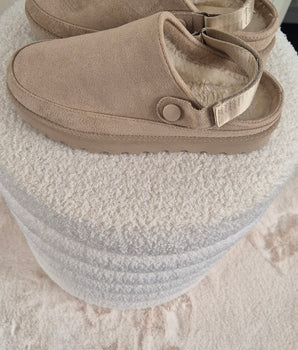 Pantoffel met enkel band beige
